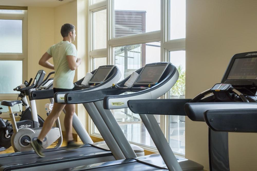 Four Seasons Hotel Ντόχα Εξωτερικό φωτογραφία A treadmill