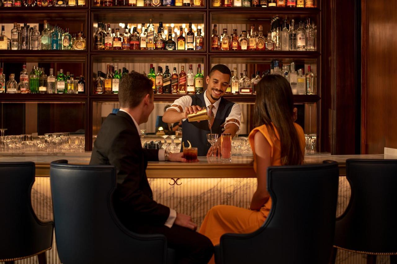 Four Seasons Hotel Ντόχα Εξωτερικό φωτογραφία The Bar at The Ivy