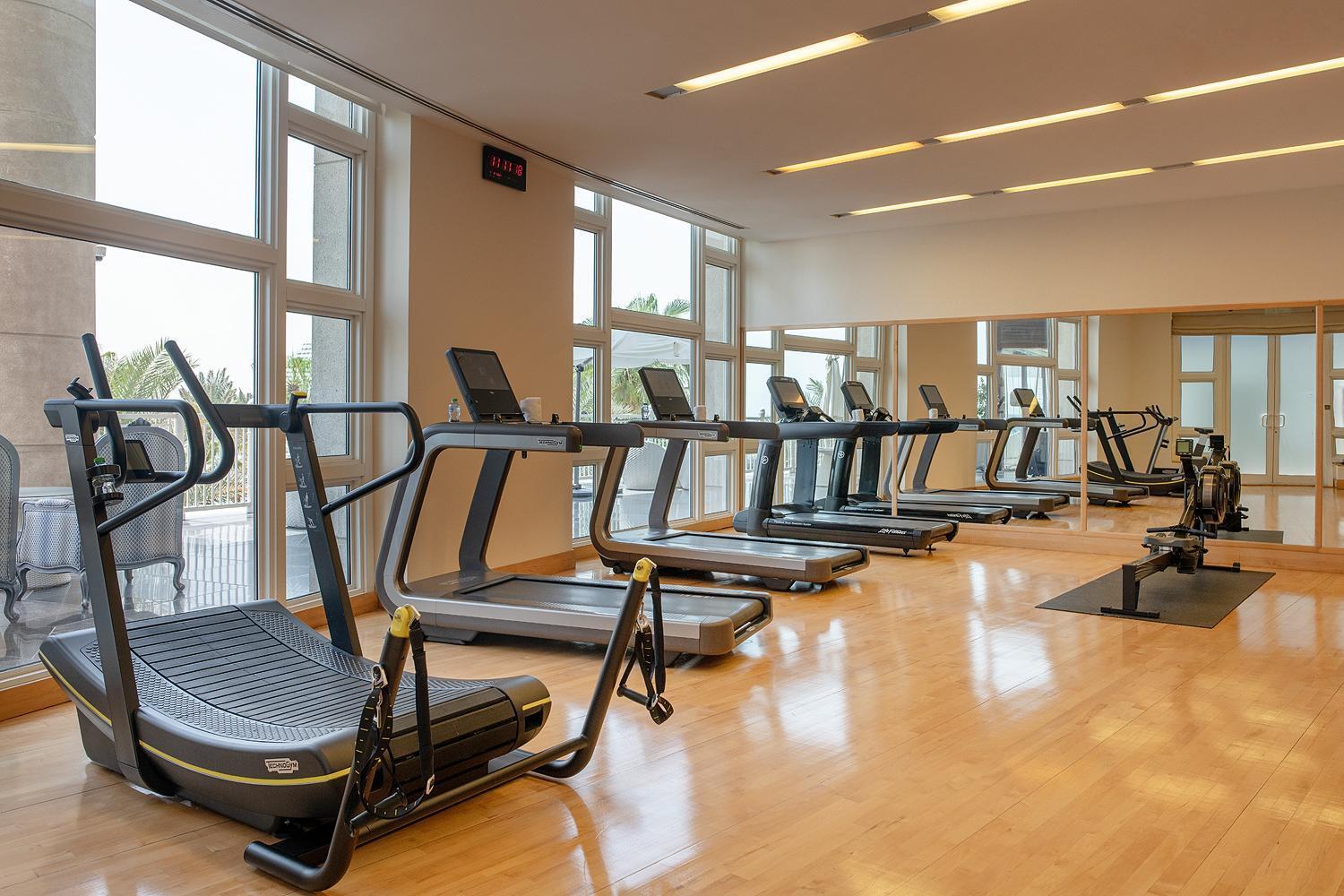 Four Seasons Hotel Ντόχα Εξωτερικό φωτογραφία The gym at the hotel