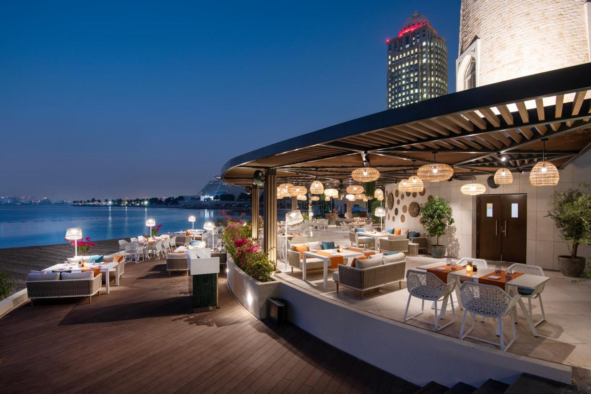 Four Seasons Hotel Ντόχα Εξωτερικό φωτογραφία The Deck