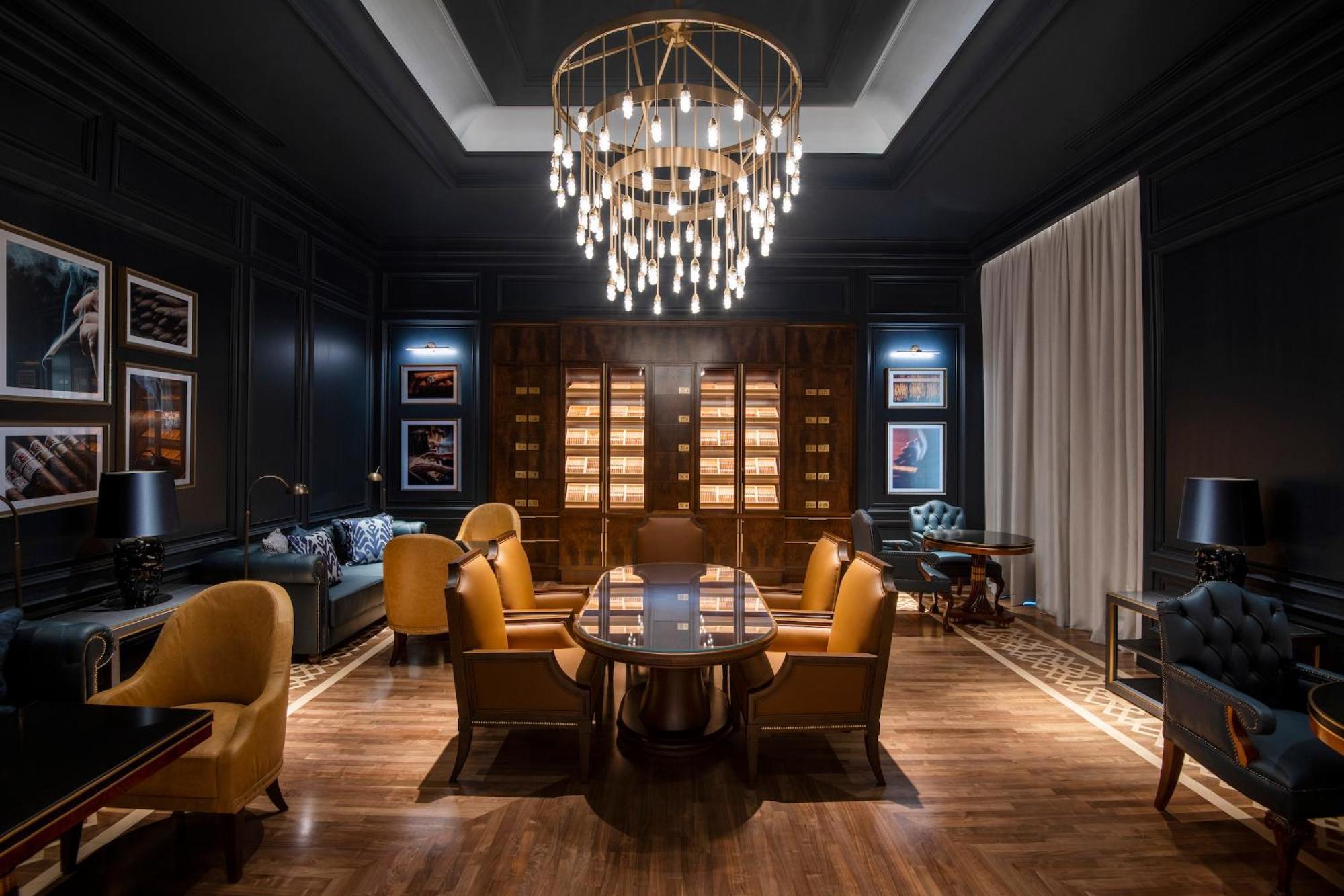 Four Seasons Hotel Ντόχα Εξωτερικό φωτογραφία The Library at The Ritz-Carlton, Boston